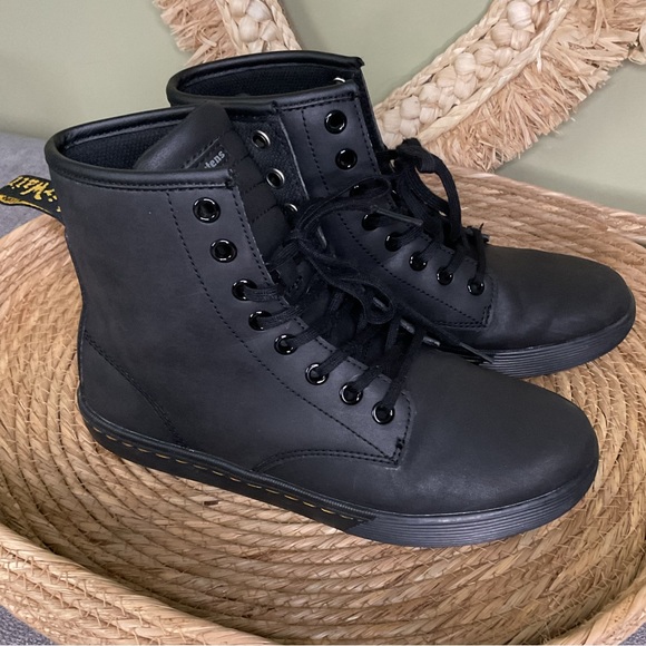 Womens Dr. Martens Sheridan 8-Eye Boot - matte Black Size 6 - Picture 9 of 12